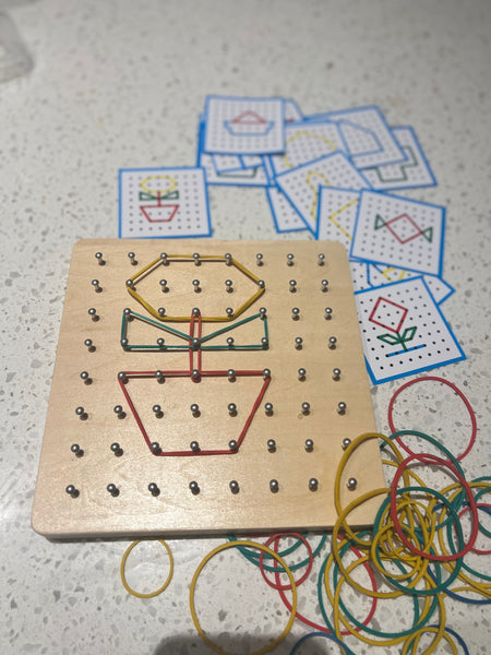 Le jeu de motricité fine bois et élastiques des Massi-Long 15X15 cm 4ans + préécriture