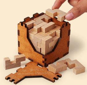 Cube japonais en bois pour stimuler les méninges.