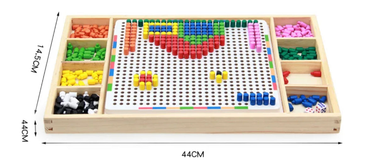 La table trouée & petits pions en bois 3ans +